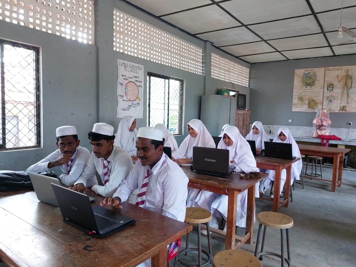 இணையதள  அபிவிருத்திக் குழு 